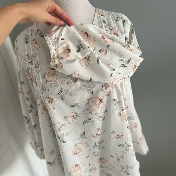 Skies Are Blue Floral Top - Picture 6 of 15